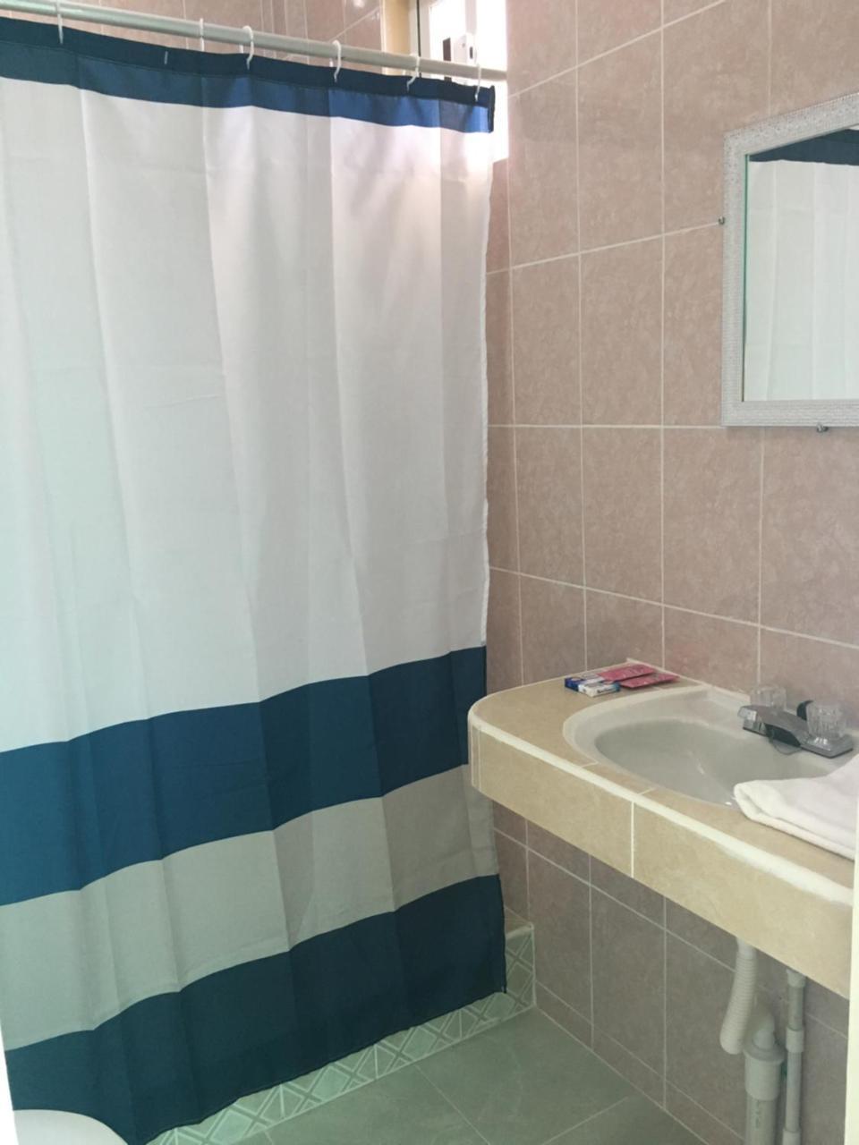 Sarteneja Inn מראה חיצוני תמונה