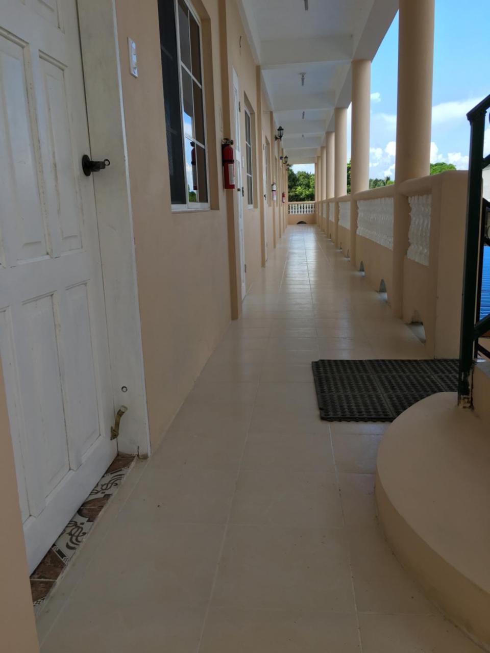 Sarteneja Inn מראה חיצוני תמונה