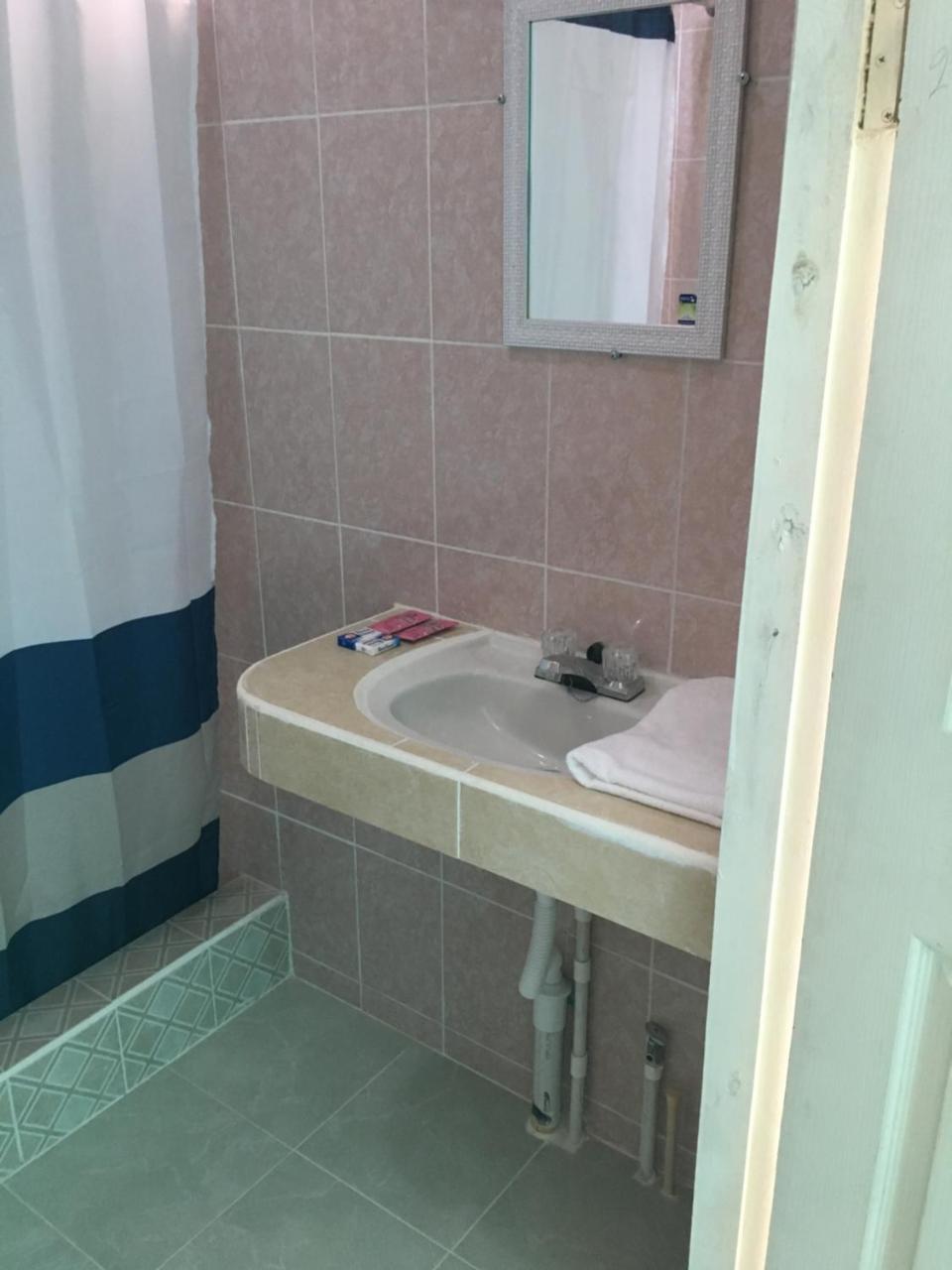 Sarteneja Inn מראה חיצוני תמונה